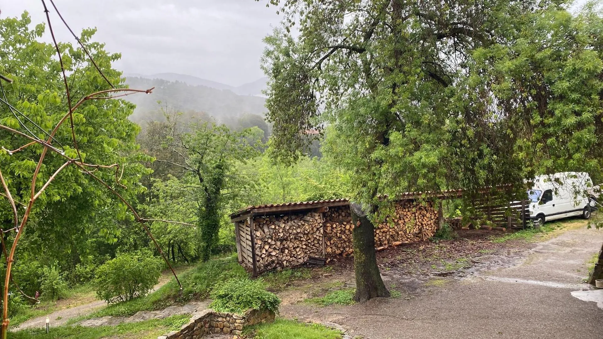 Can Banal - Camping Y Masia Rural Montagut