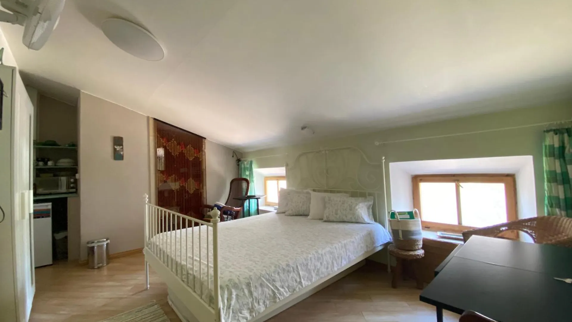 Campsite Can Banal - Camping Y Masia Rural Montagut