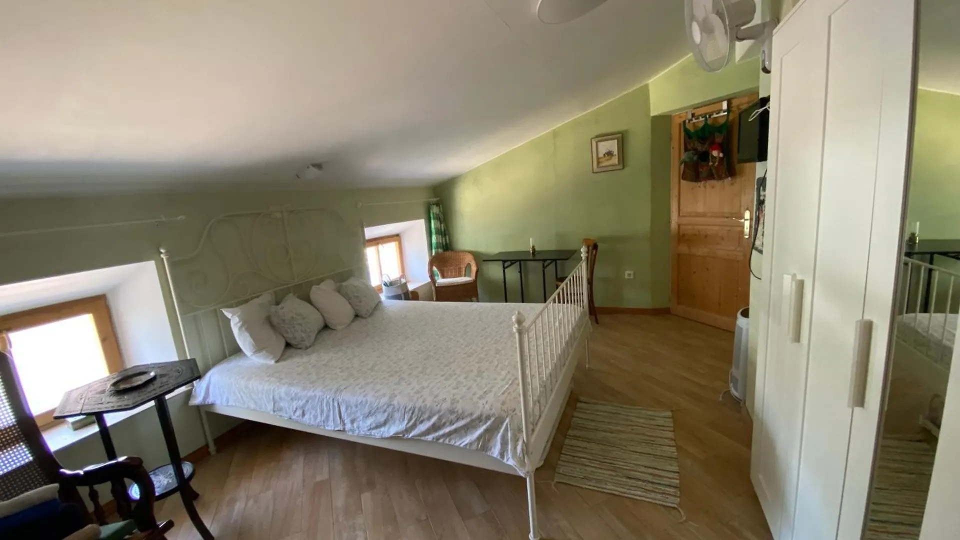 Can Banal - Camping Y Masia Rural Montagut 0*,  Spain