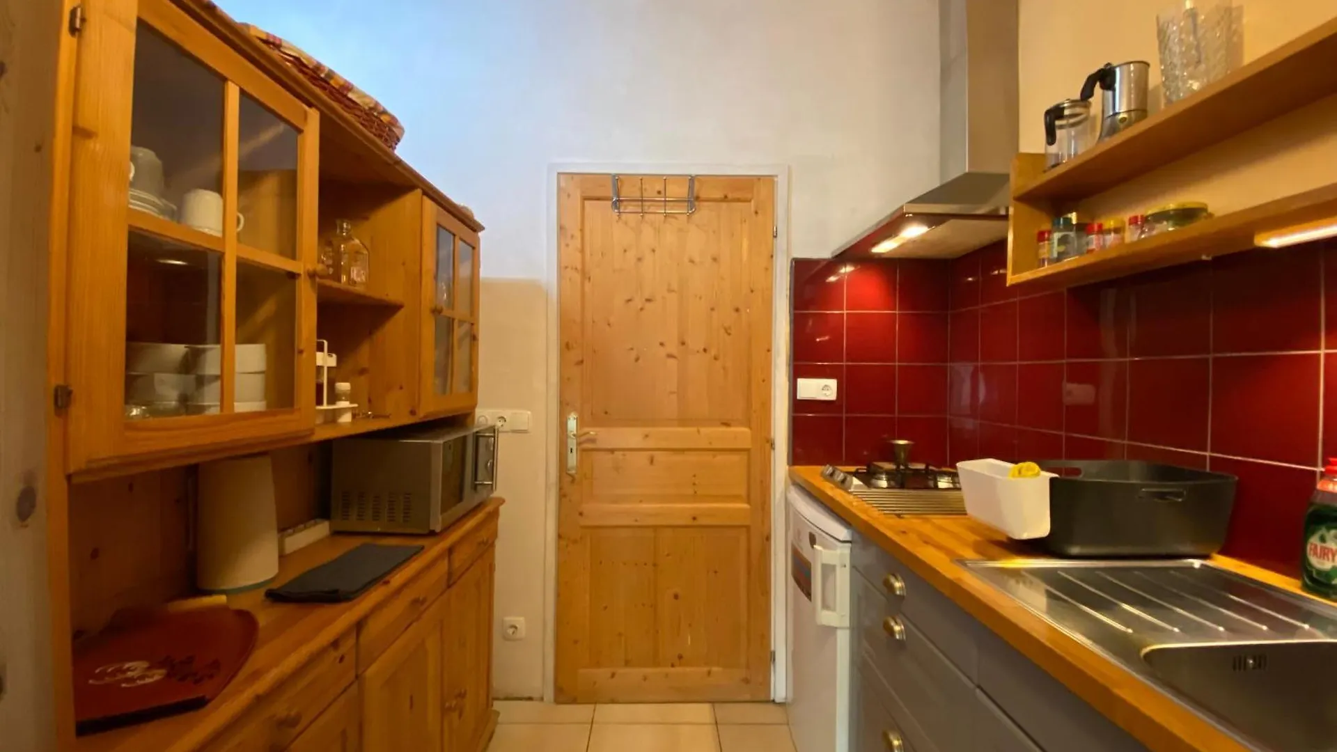 Can Banal - Camping Y Masia Rural Montagut