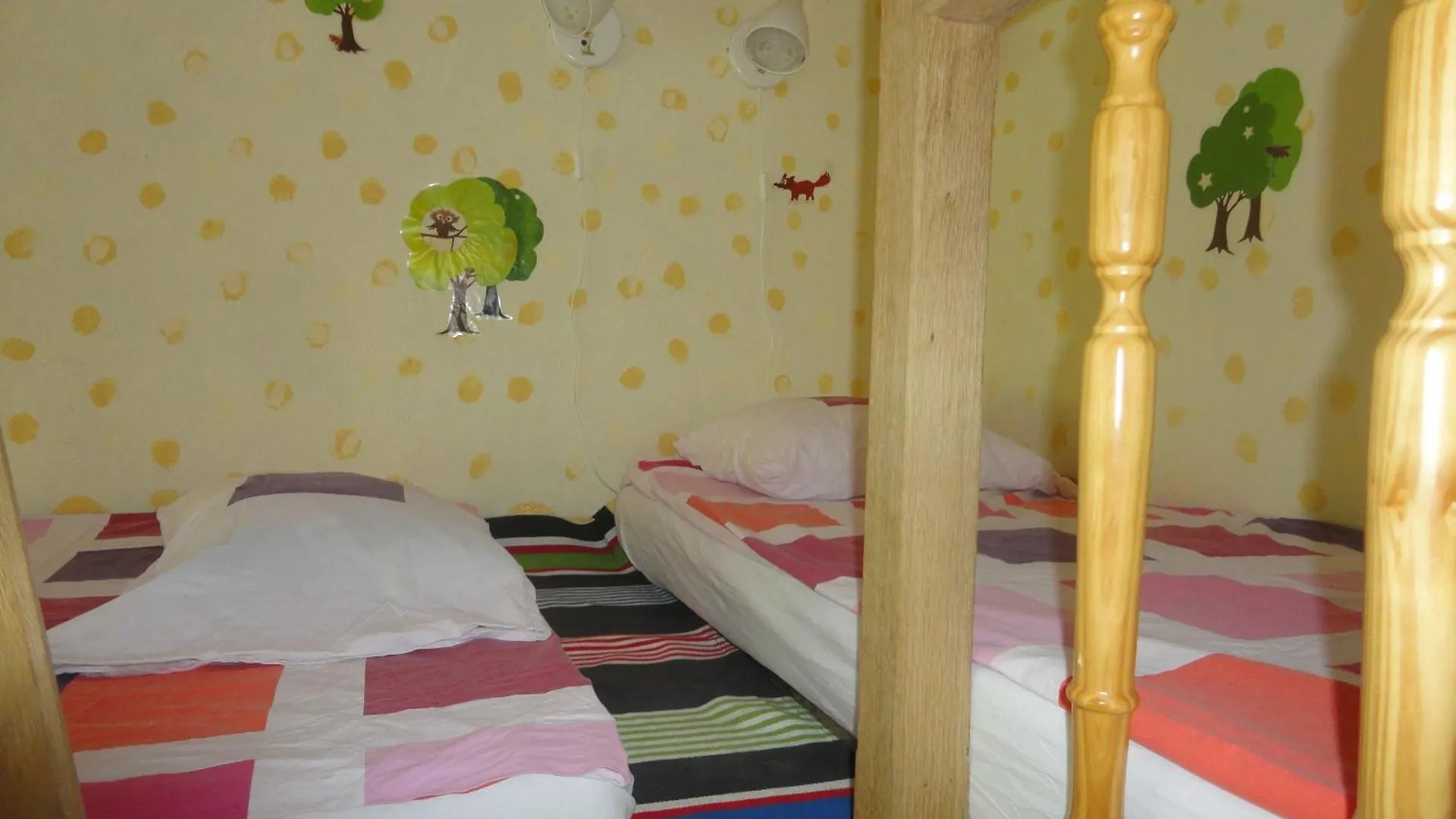 Can Banal - Camping Y Masia Rural Montagut
