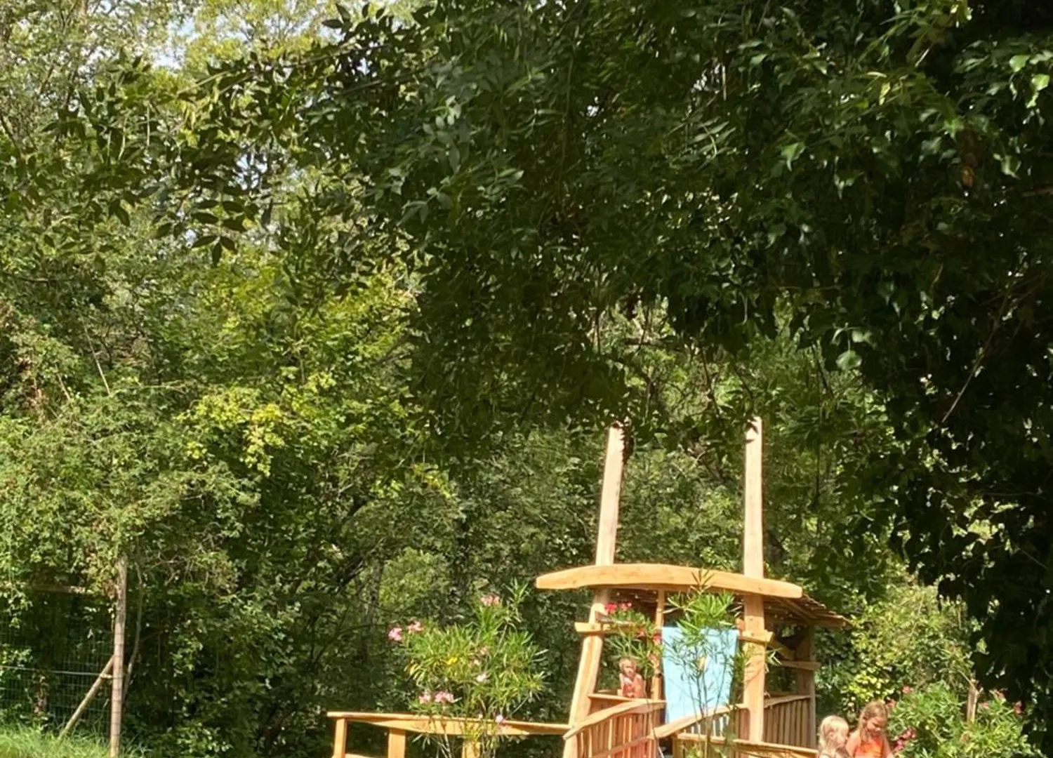 Can Banal - Camping Y Masia Rural Montagut