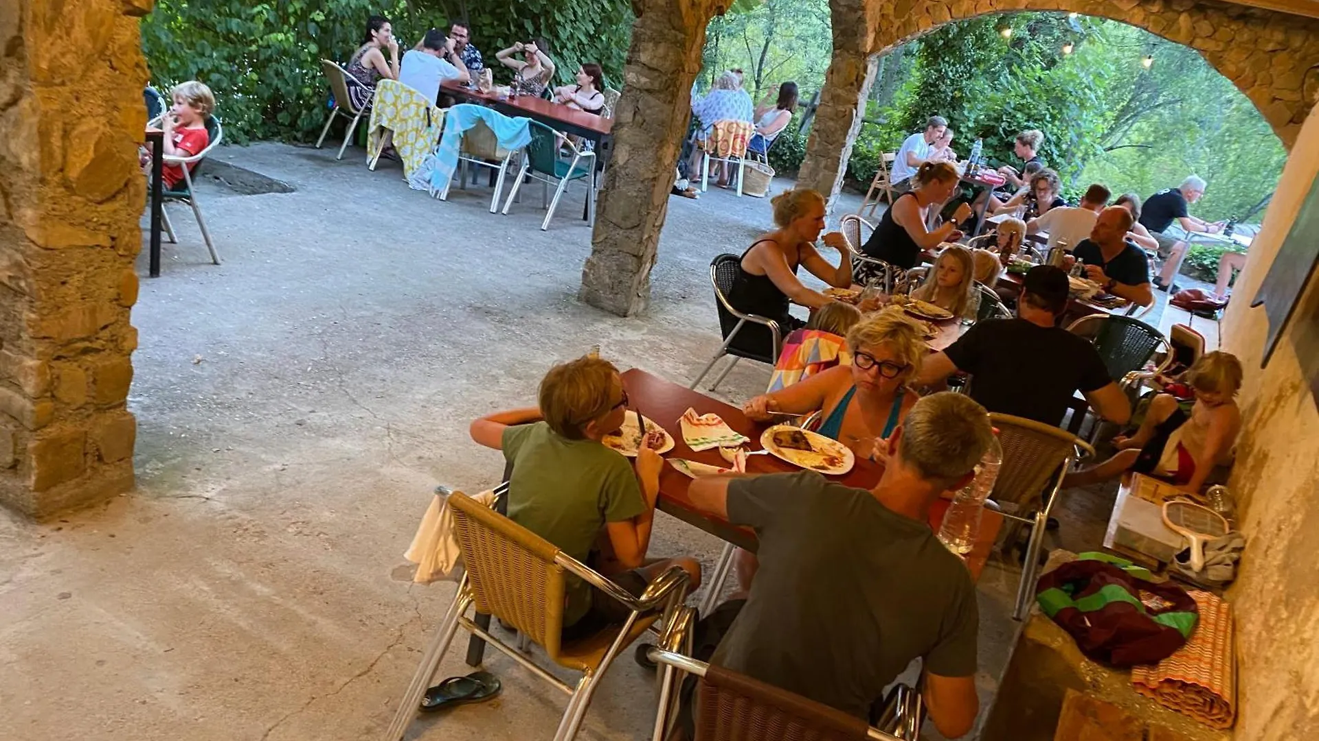 Campsite Can Banal - Camping Y Masia Rural Montagut