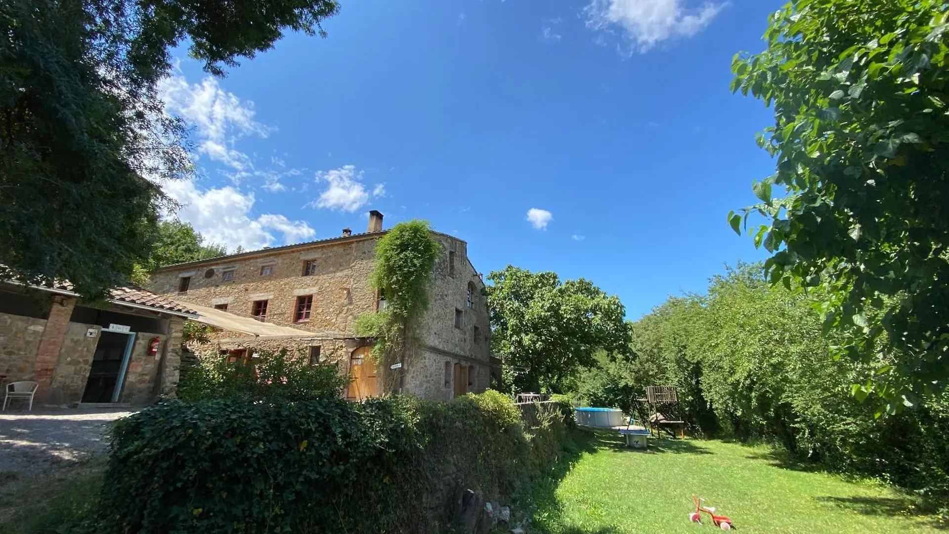 Can Banal - Camping Y Masia Rural Montagut Campsite