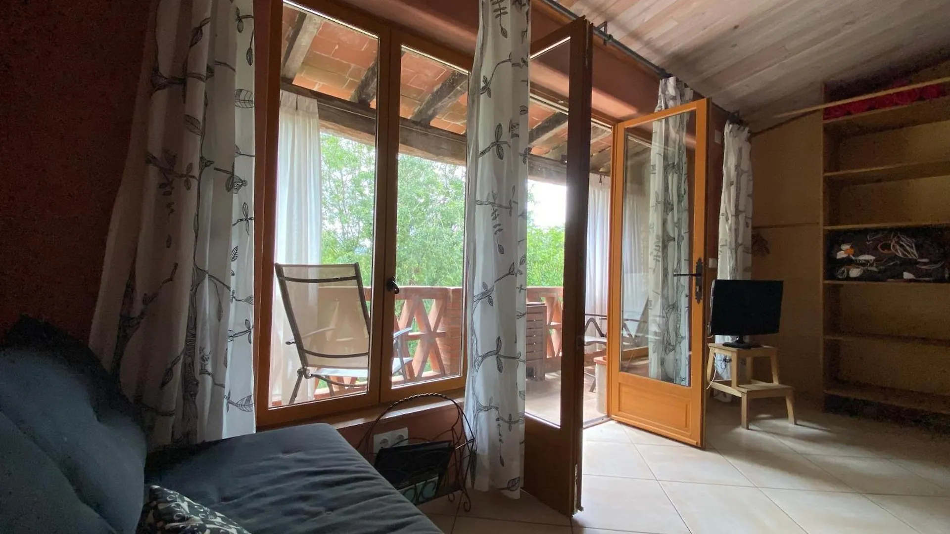 Campsite Can Banal - Camping Y Masia Rural Montagut